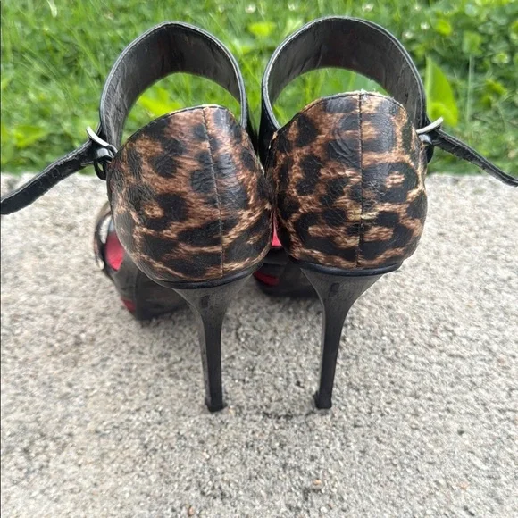 Stylish Black and Leopard Print Women's Heels - Picture 3 of 4